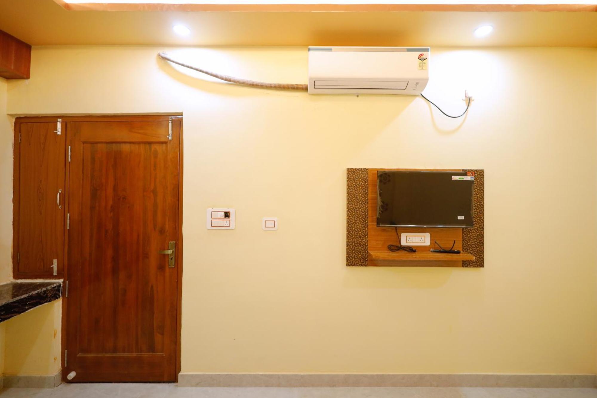 Kiran Residency Near Vishwanath Temple Hotel Varanasi Exterior photo