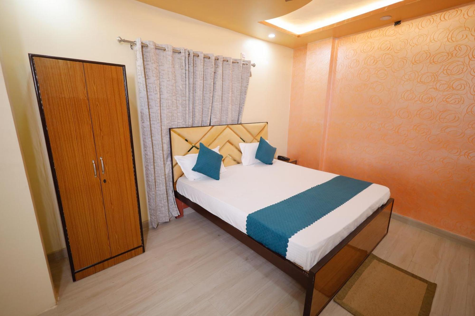 Kiran Residency Near Vishwanath Temple Hotel Varanasi Exterior photo