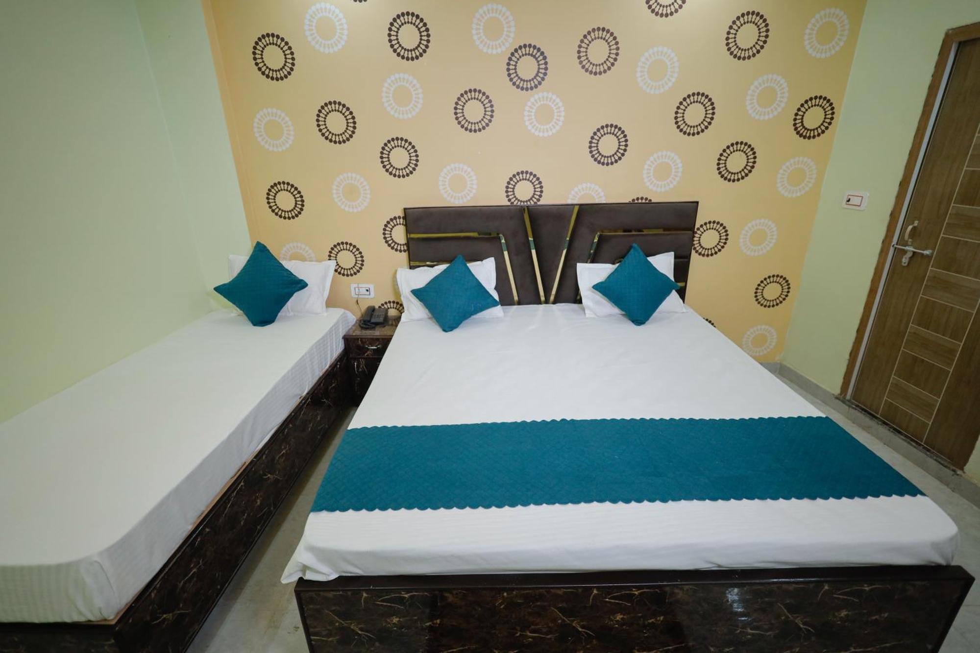 Kiran Residency Near Vishwanath Temple Hotel Varanasi Exterior photo