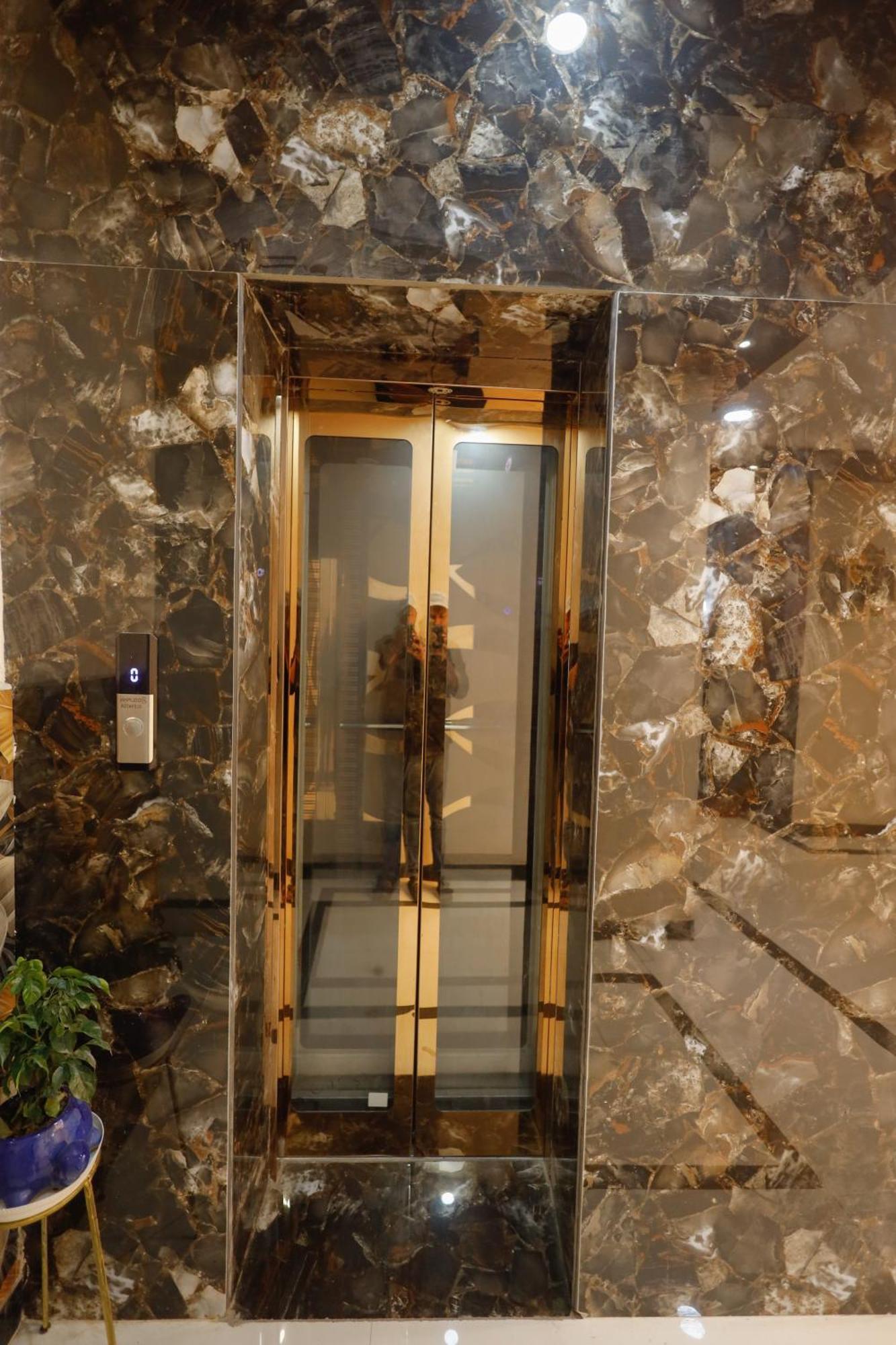 Kiran Residency Near Vishwanath Temple Hotel Varanasi Exterior photo