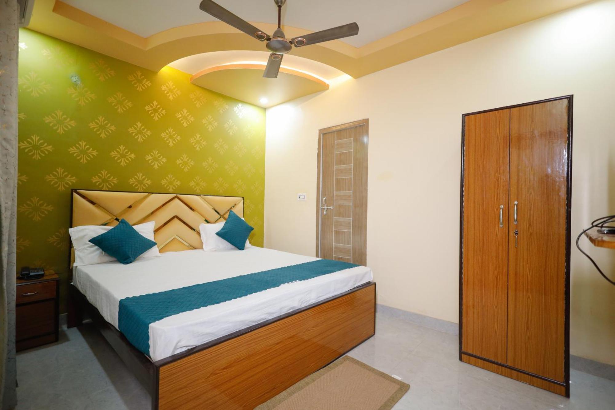 Kiran Residency Near Vishwanath Temple Hotel Varanasi Exterior photo