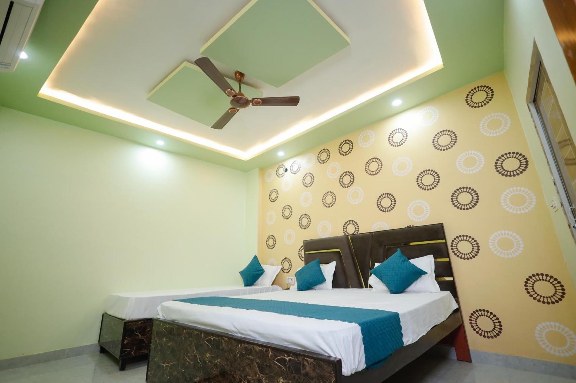 Kiran Residency Near Vishwanath Temple Hotel Varanasi Exterior photo