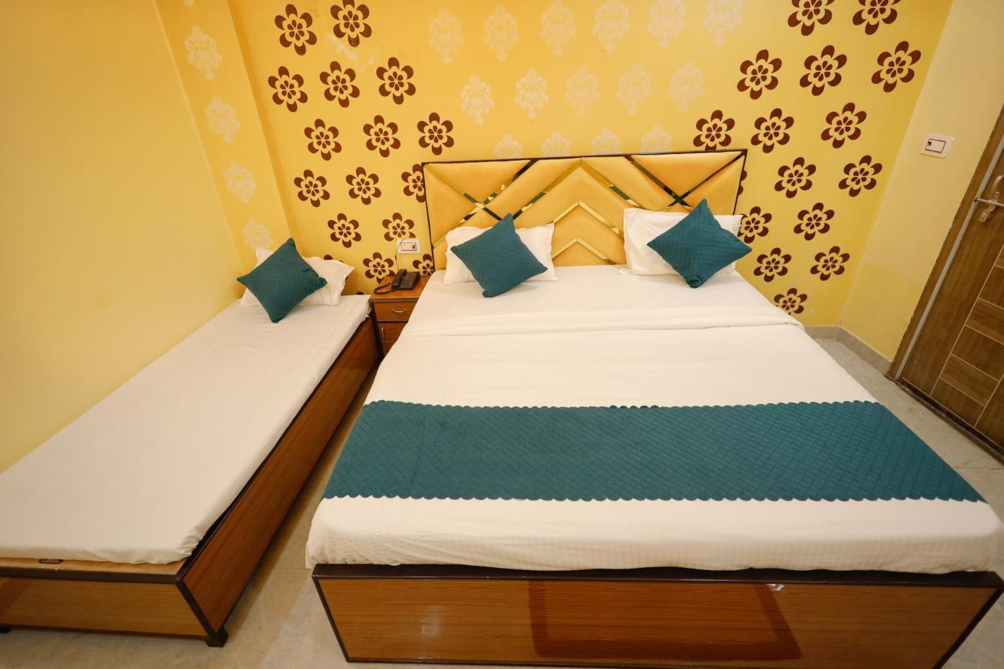 Kiran Residency Near Vishwanath Temple Hotel Varanasi Exterior photo