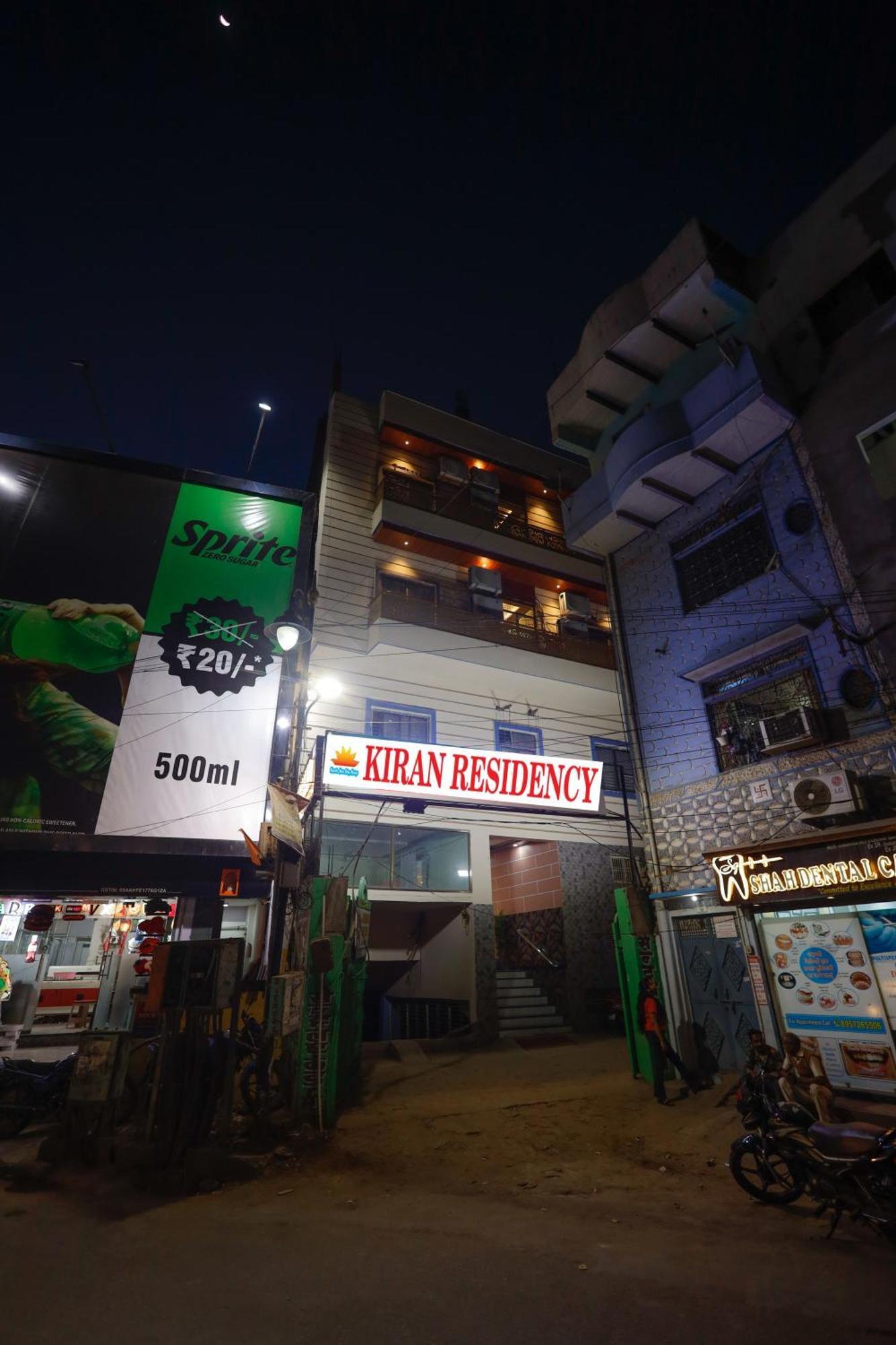 Kiran Residency Near Vishwanath Temple Hotel Varanasi Exterior photo