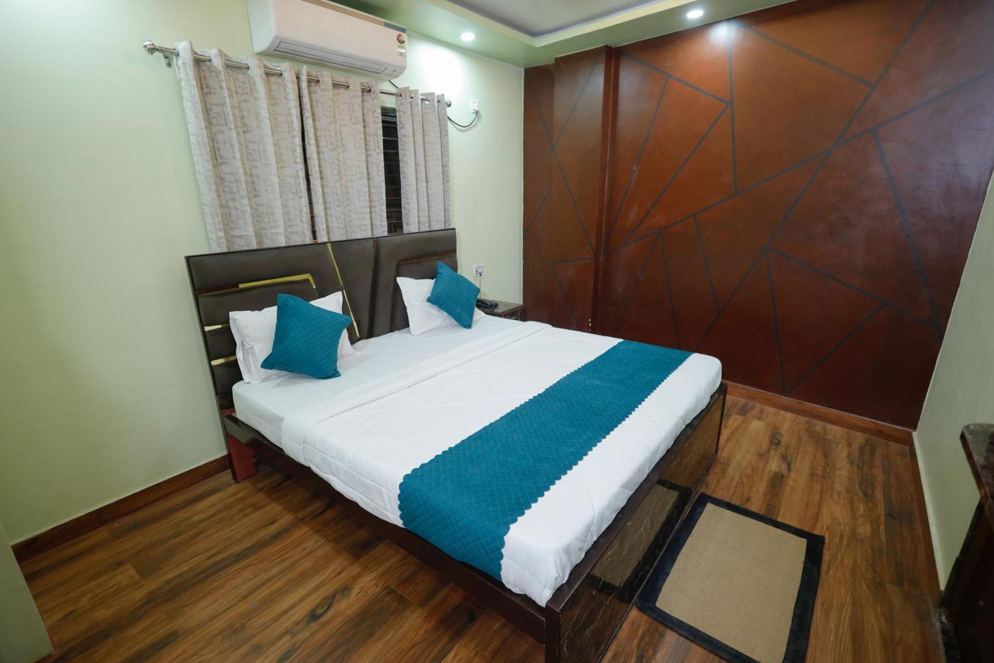 Kiran Residency Near Vishwanath Temple Hotel Varanasi Exterior photo