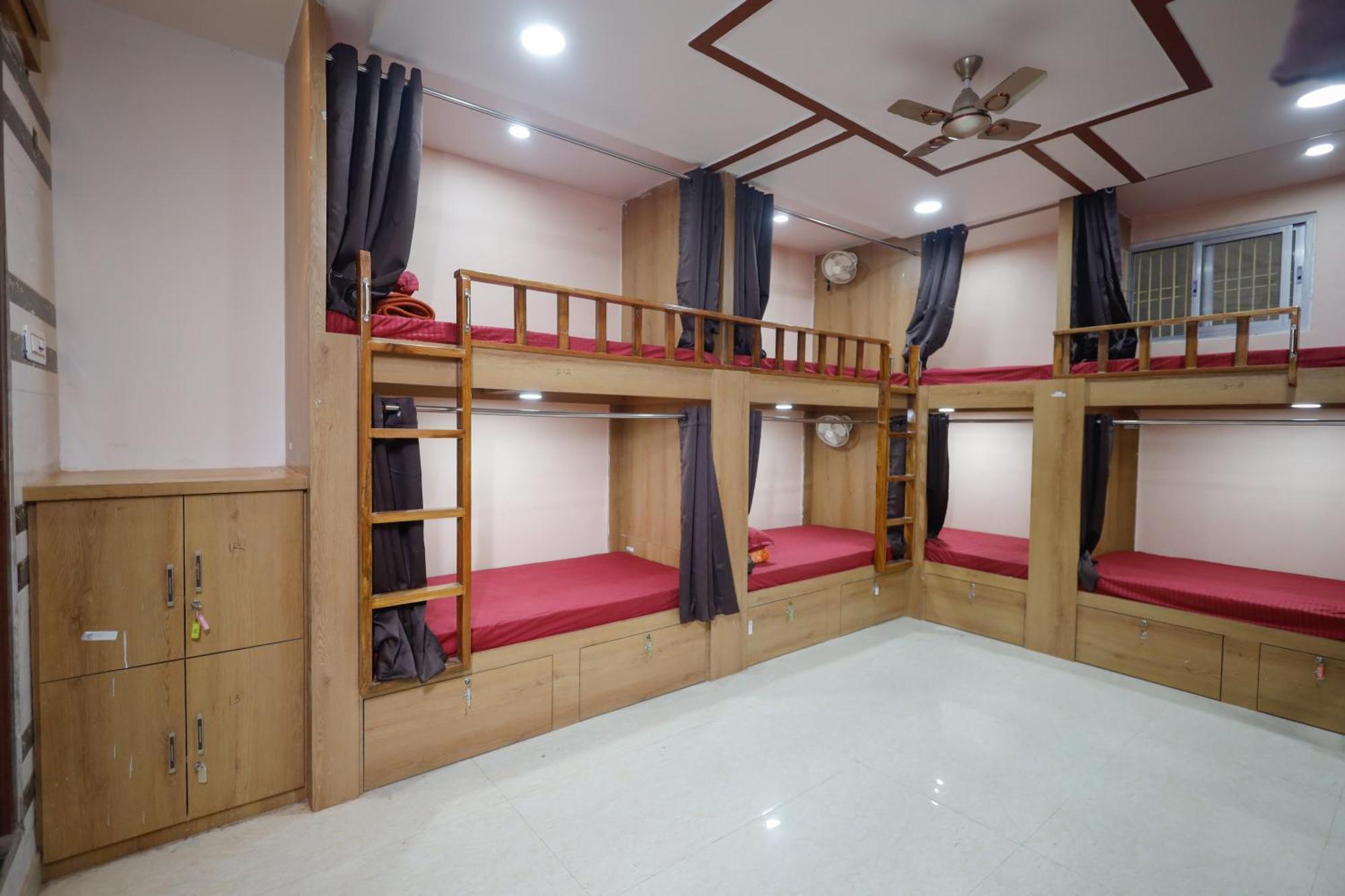 Kiran Residency Near Vishwanath Temple Hotel Varanasi Exterior photo